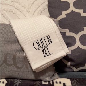 COPY - Rae Dunn Queen Bee kitchen towels
